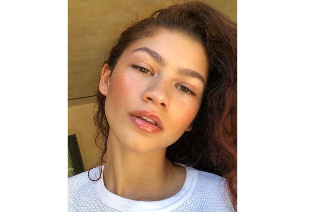 Looks de maquillaje naturales para mujeres 30+ perfectos para ir a la oficina 1
