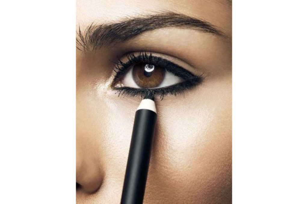 Consejos de maquillaje para no verte mayor con tu delineado