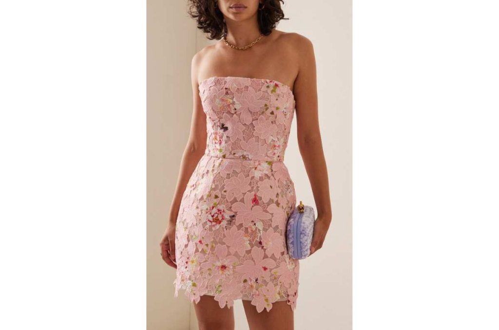 Moda: Outfits con vestidos de encaje elegantes
