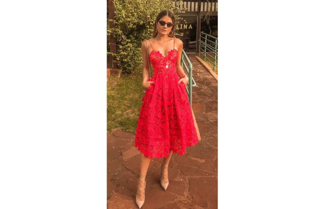 Moda: Outfits con vestidos de encaje elegantes