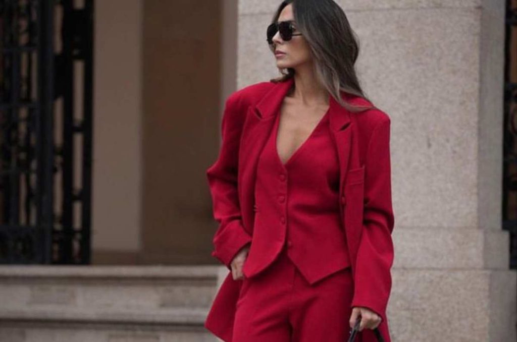 Outfits rojo escarlata