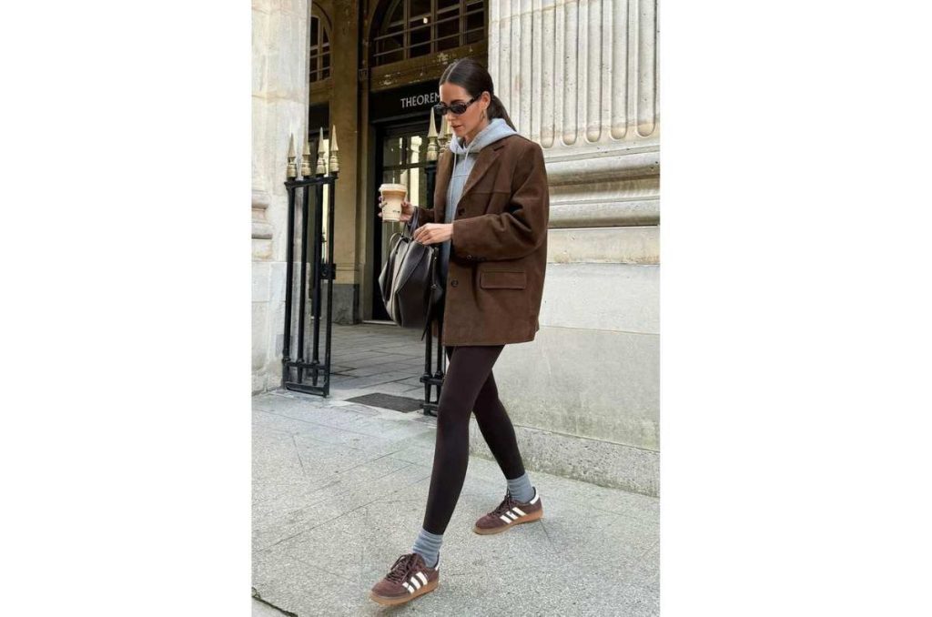 Ideas para combinar tenis café con prendas formales