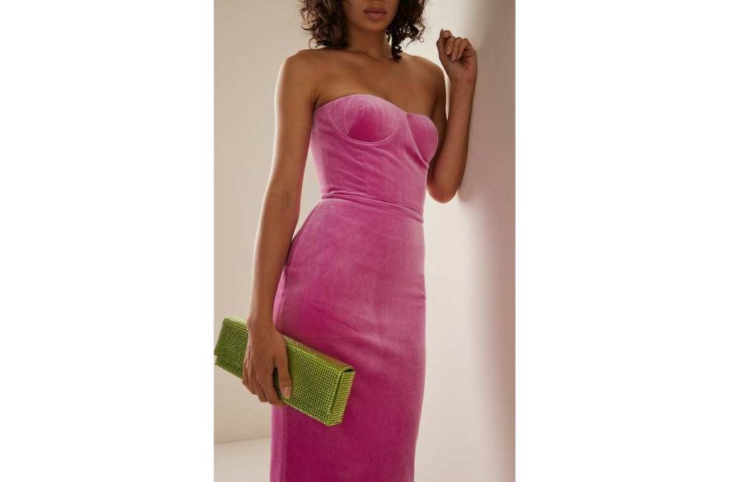 Outfits con accesorios románticos que gritan San Valentín 1
