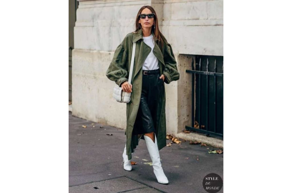 outfits de oficina con prendas verde oliva