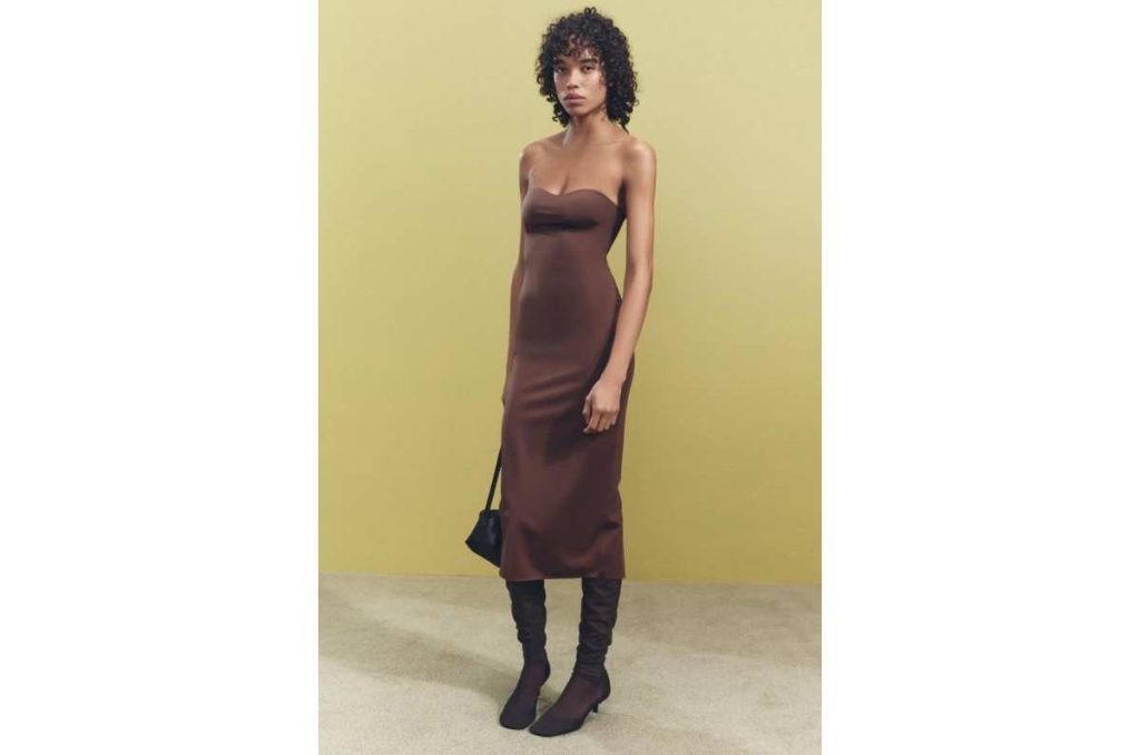 Ropa de moda de Zara en Mocha Mousse, el Pantone dle año
