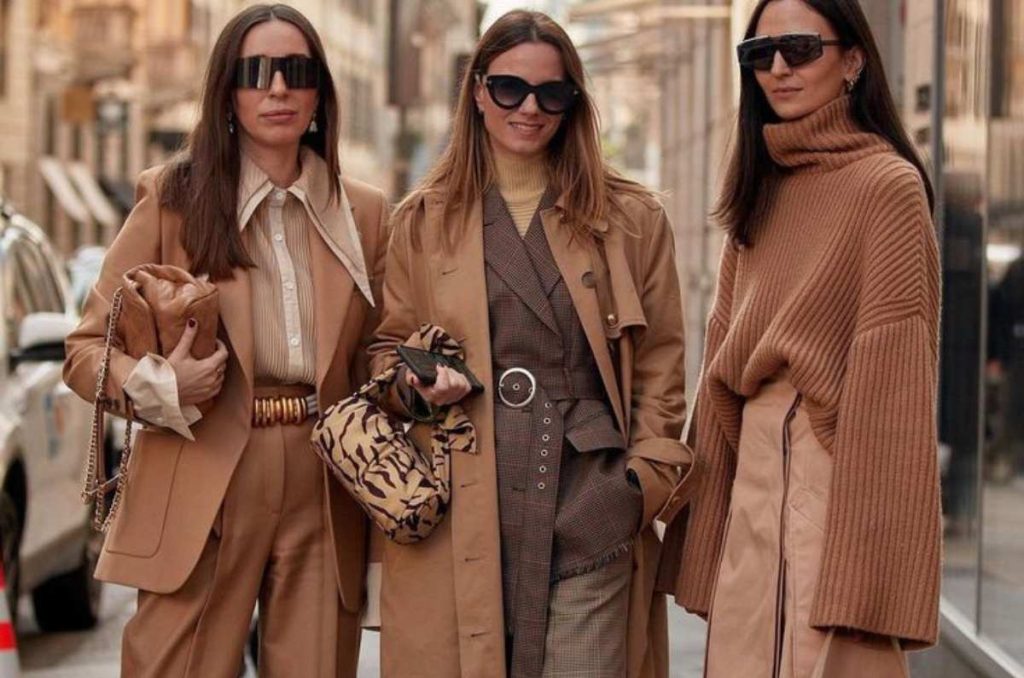 Ropa de moda de Zara en Mocha Mousse, el Pantone dle año