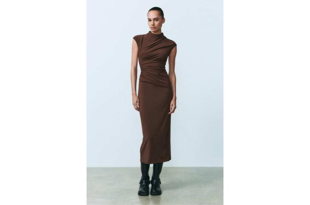 Ropa de moda de Zara en Mocha Mousse, el Pantone dle año