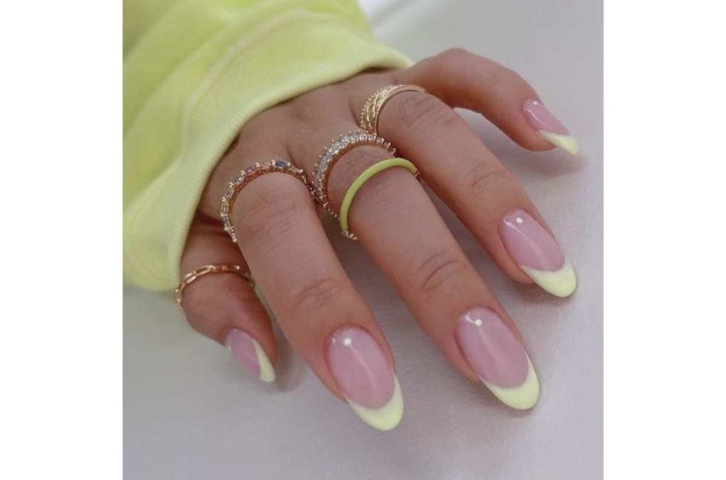 Diseño de uñas pastel french