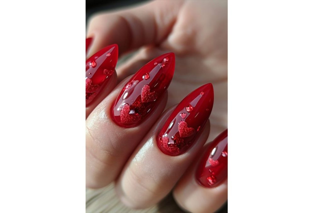 10 diseños de uñas rojas súper CREATIVOS para San Valentín 2025 3