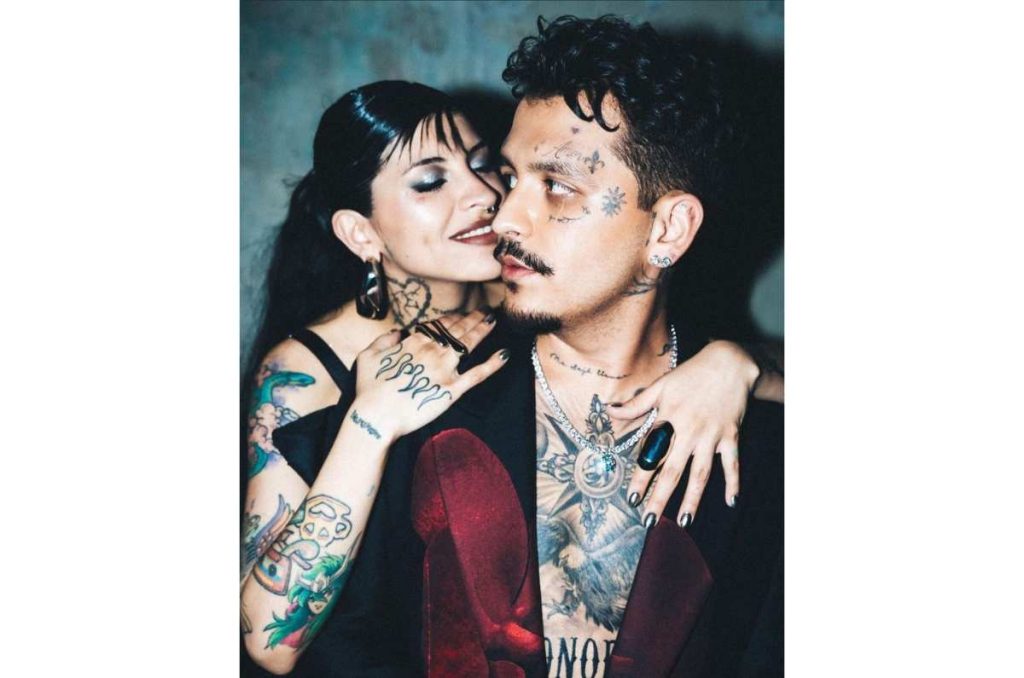 Christian Nodal lanza indirecta a Cazzu