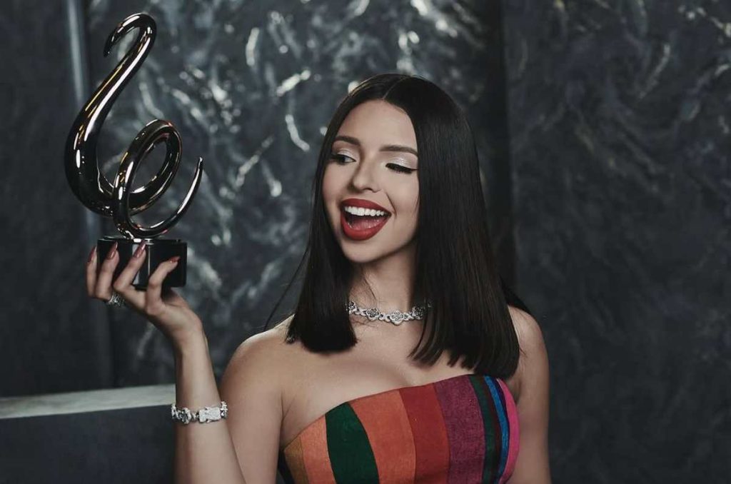 Ángela Aguilar vestido premio lo nuestro