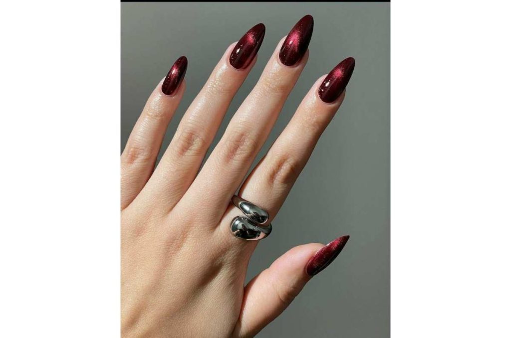 Uñas color vino