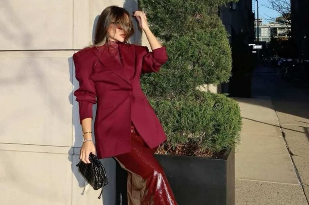 Outfits color cherry