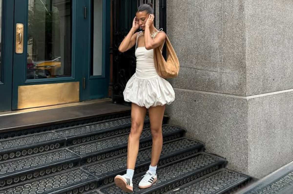 5 outfits con faldas globo que te harán ver hiper femenina si tienes más de 40s
