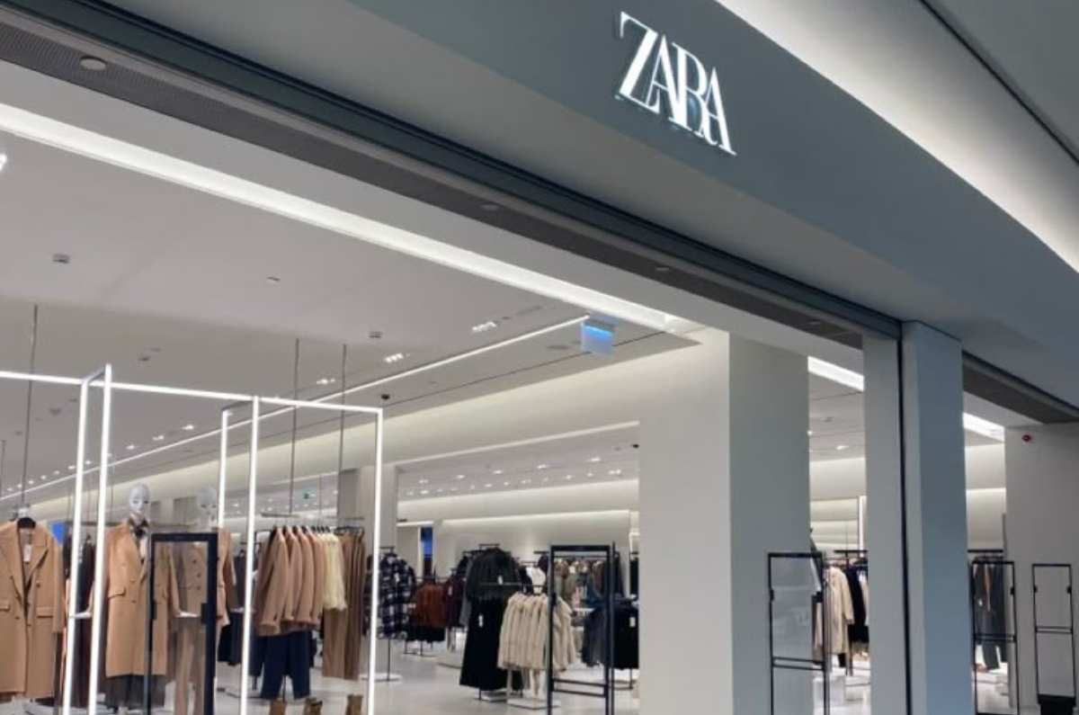 Este traje de ZARA color arena que te hará ver más arreglada en la oficina