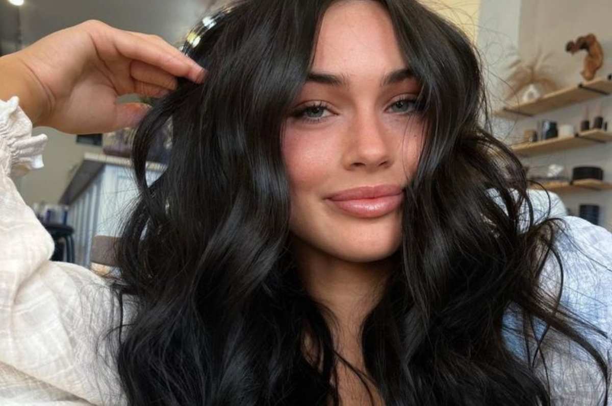 “Black espresso”: el color de cabello que cubre canas y es perfecto para pieles morenas