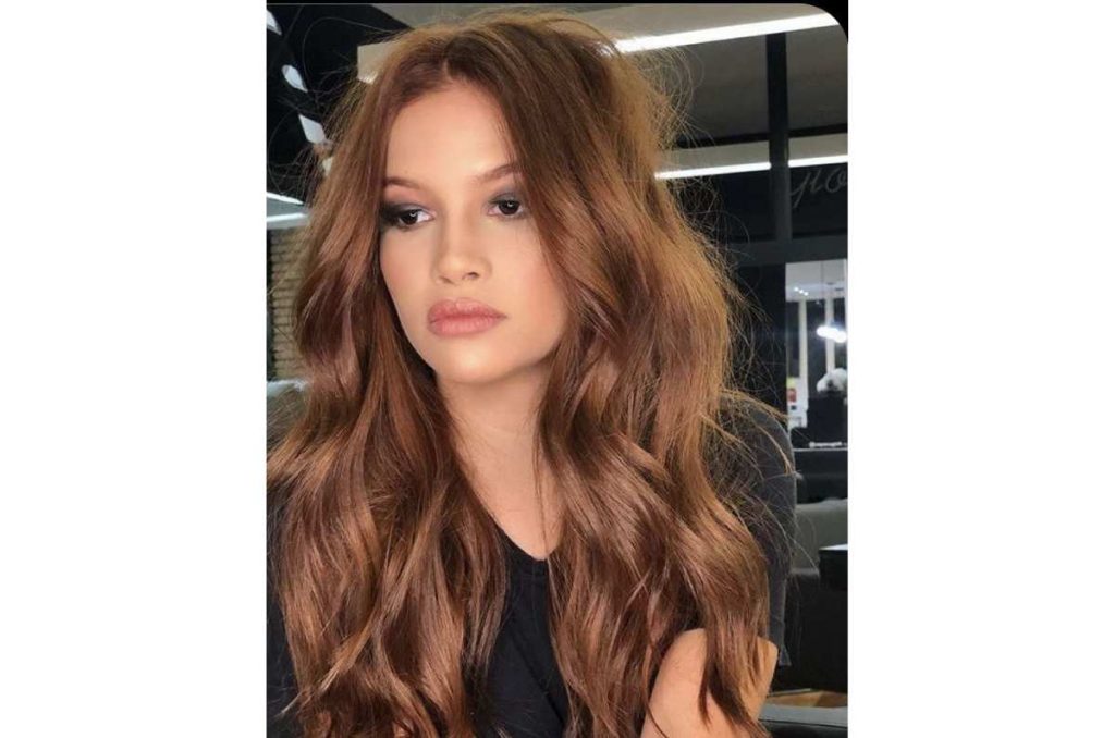 color de cabello para verse más joven