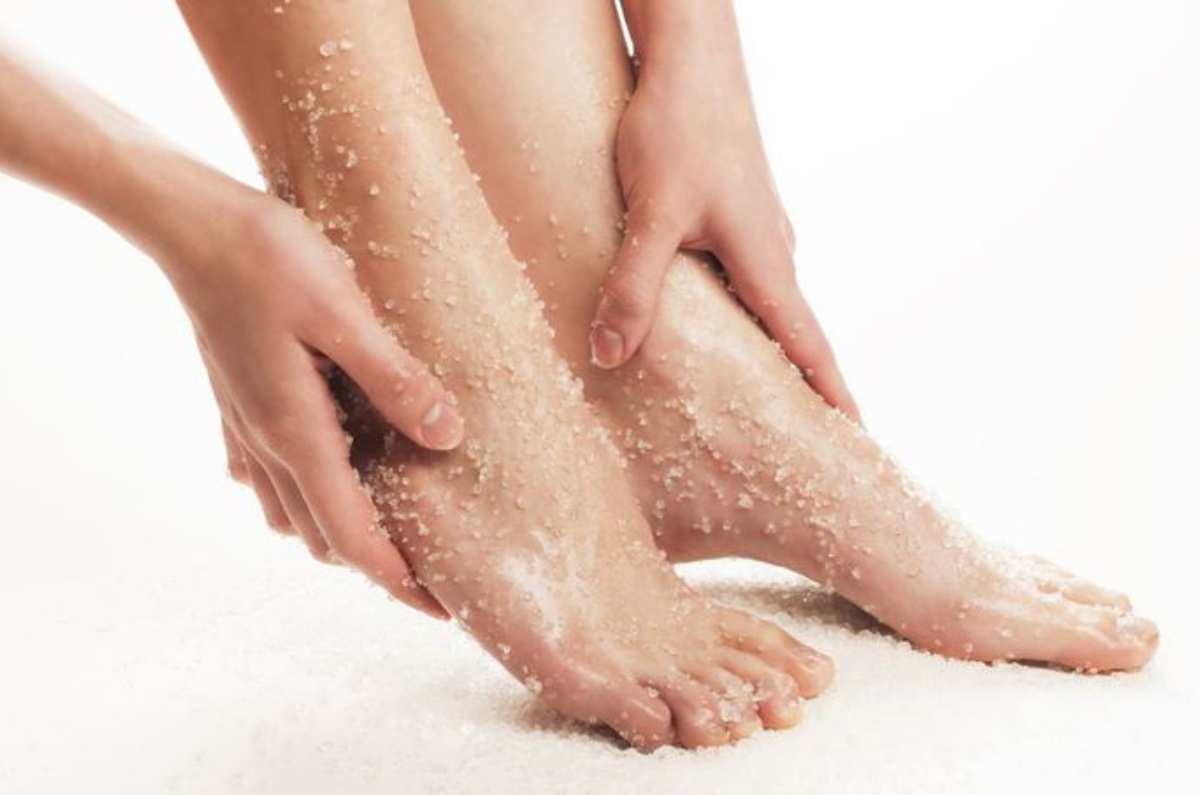 Este es el exfoliante casero para pies que te dará una suavidad e hidratación increíble
