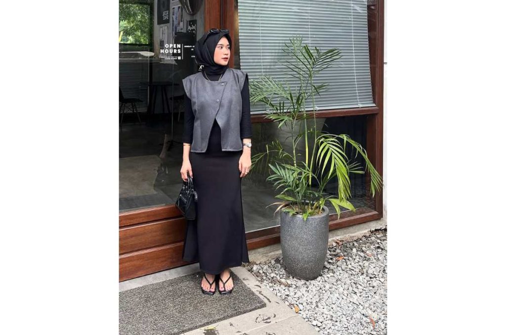 como combinar chaleco negro mujer outfit negro