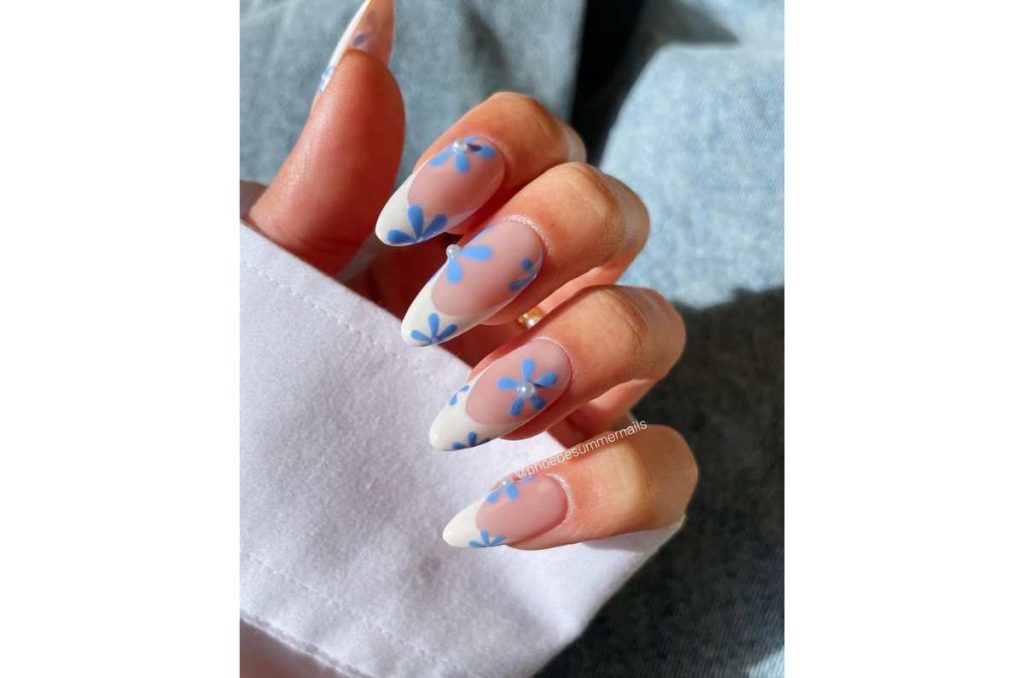 diseños de uñas con piedras