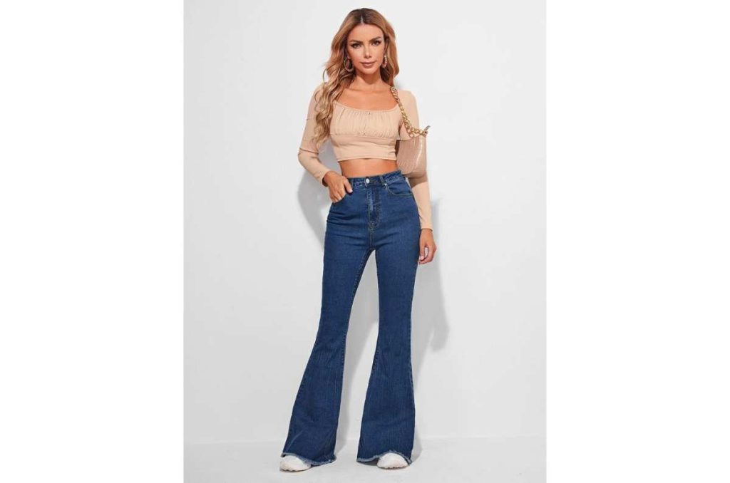 ¿Dónde encontrar los mejores pantalones acampanados para mujeres de 40+? 1