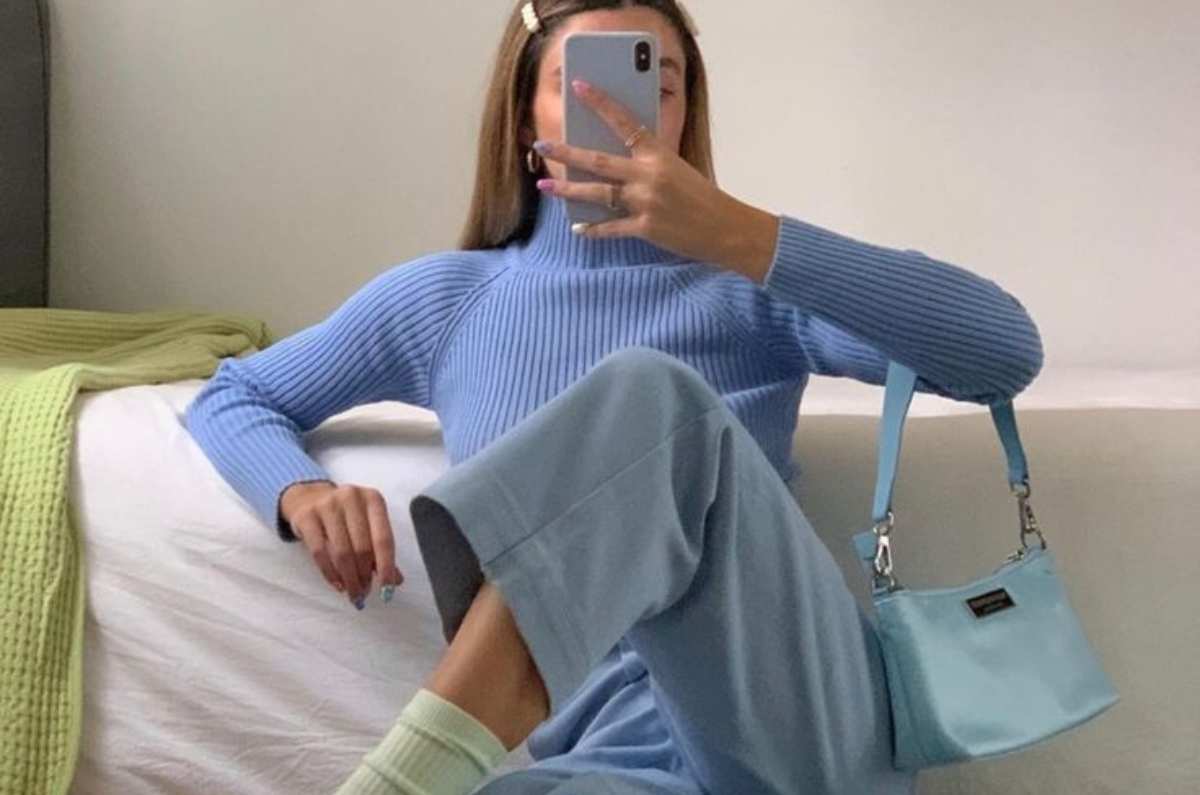 Outfits “baby blue” para lucir recatada en la oficina