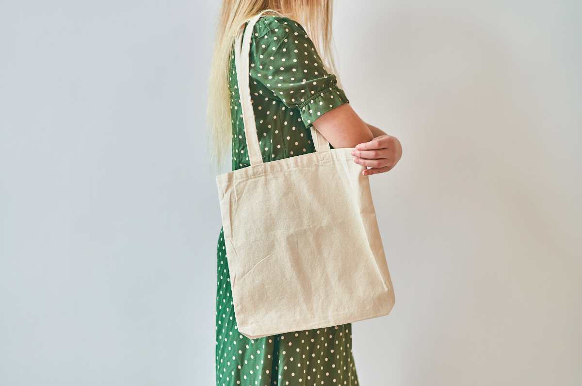 El Hack de 10: Tote Bag decorada para lucir en primavera