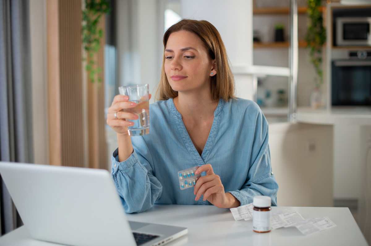 ¿Qué vitamina me falta si tengo la piel reseca y cómo recuperarla?