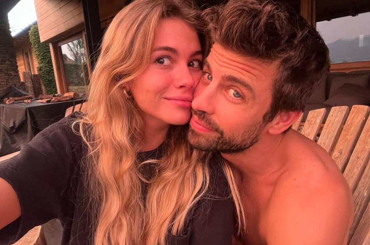 Ella es la hermosa pelirroja con la que captaron a Piqué tomando helado