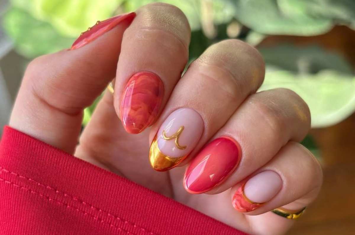 5 diseños de uñas almendradas clásicas, perfectas para aries