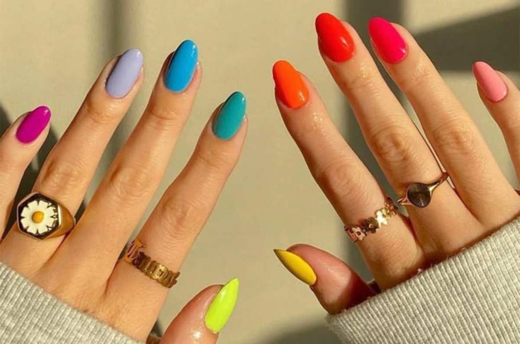 Diseños de uñas «dolled up», el mani más creativo del 2025 2