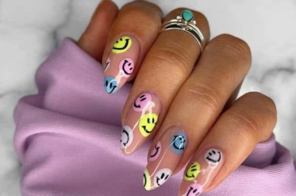 Diseños de uñas «dolled up», el mani más creativo del 2025 1