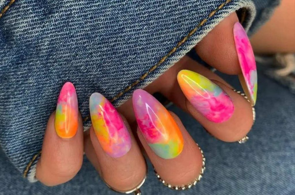 Diseños de uñas «dolled up», el mani más creativo del 2025 3