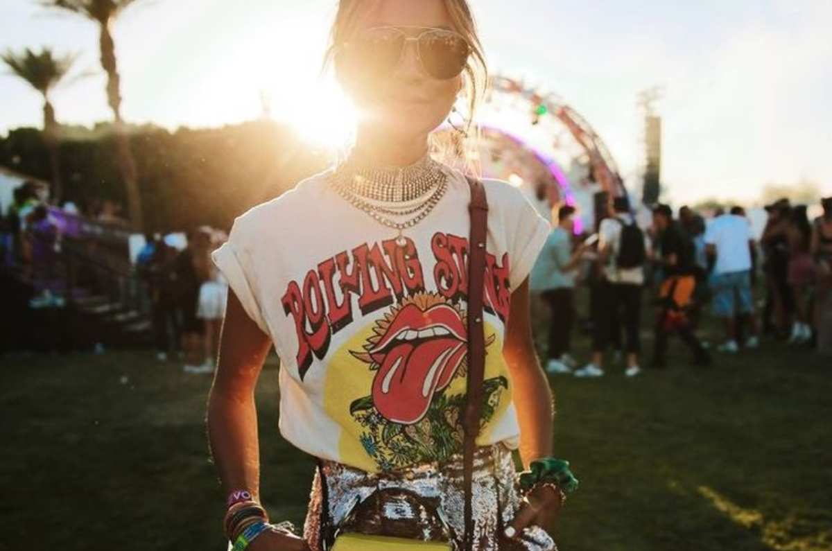 Outfits para cubrirse del sol el Tecate Emblema, sin morir de calor