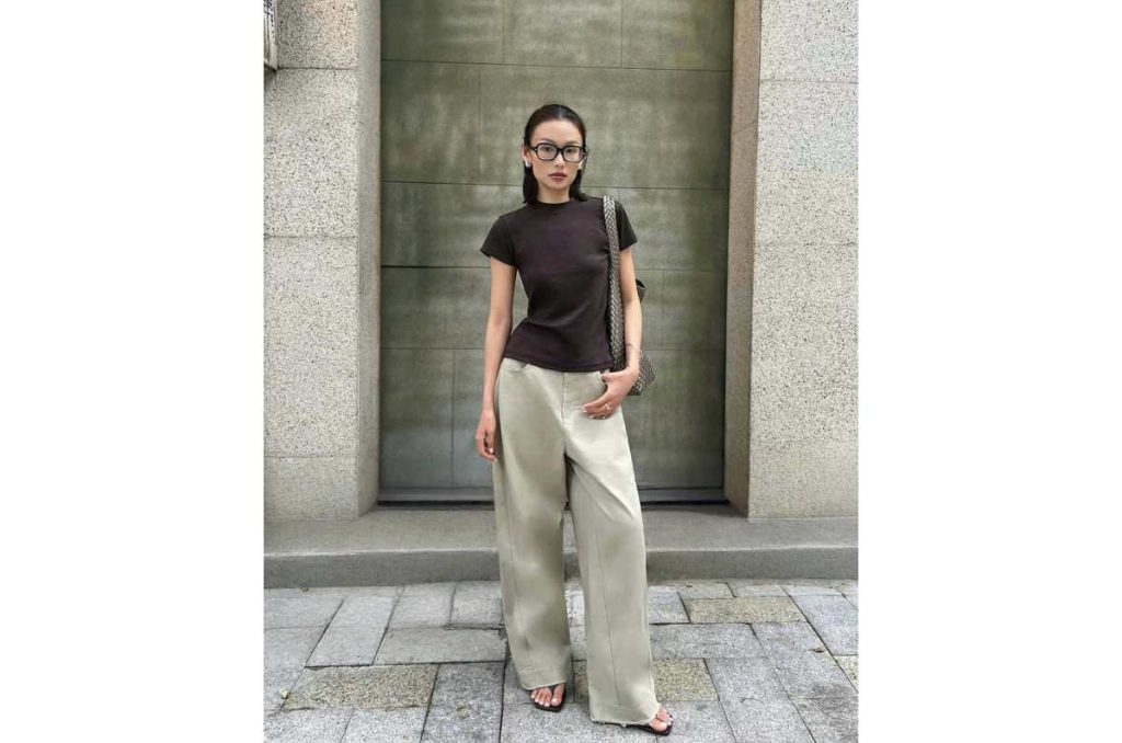 Pantalones anchos cómo evitar volumen