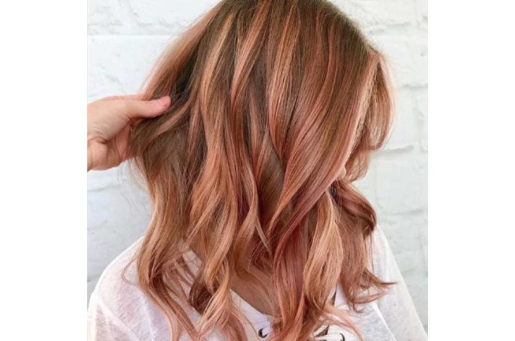 Rubio coral o fresa suaviza facciones