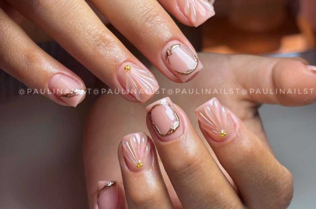 Uñas elegantes de sirena con relieve