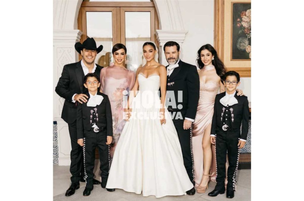 Familia Capetillo Gaytán en la boda de Alejandra Capetillo