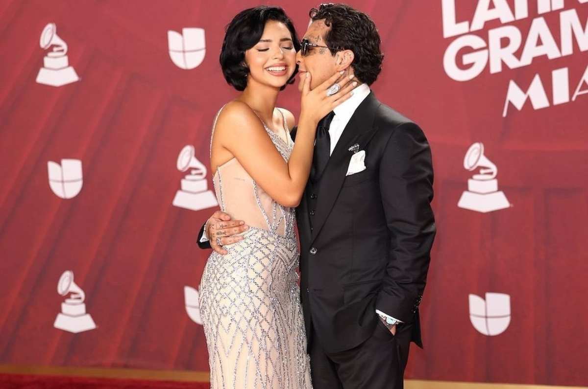 «No sé cuándo comenzó el amor», Ángela Aguilar desconoce la fecha en que inició su relación con Nodal y la tunden en redes