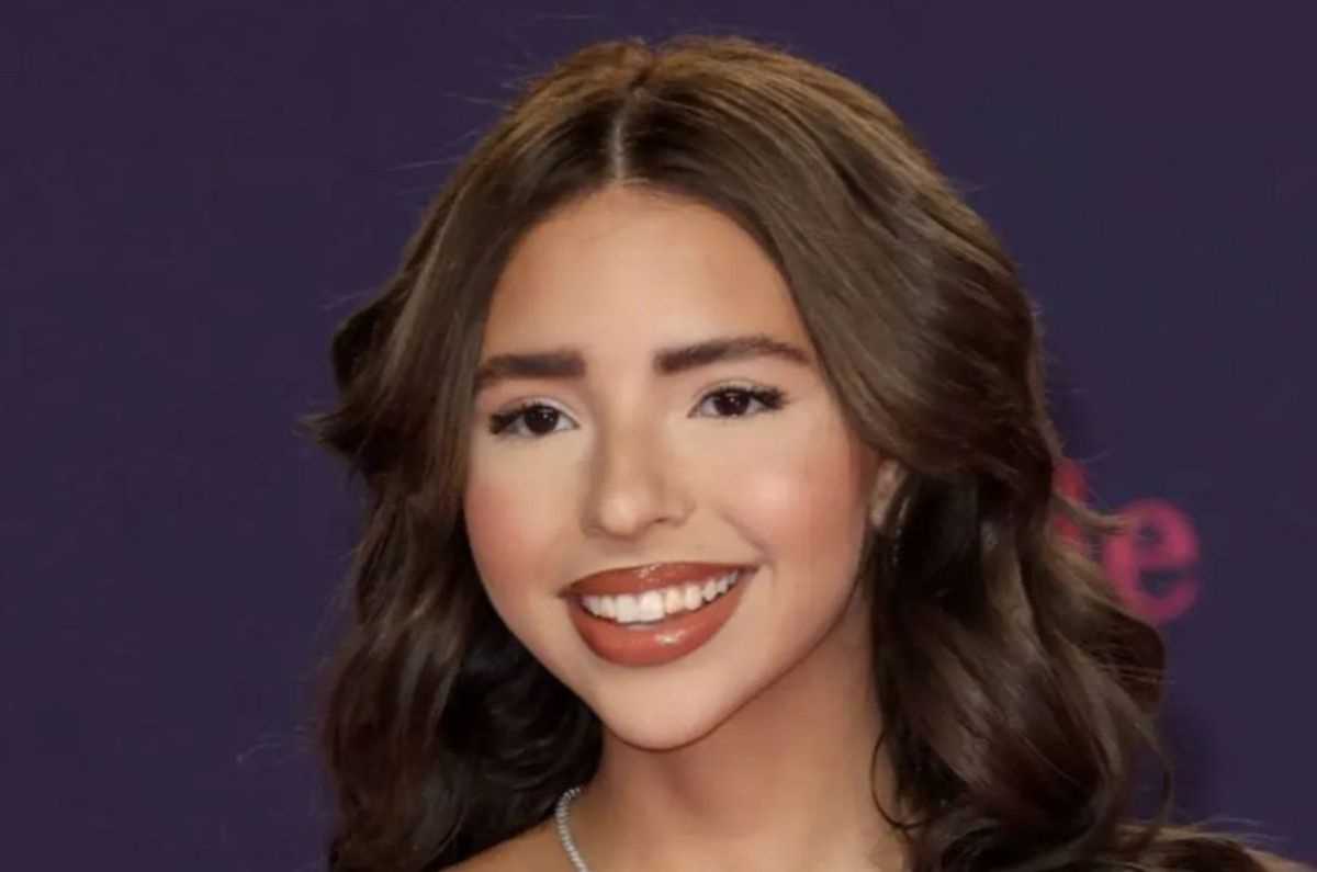 Nariz puntiaguda y mejillas afiladas: Angela Aguilar es maquillada por maquillista de Hollywood y luce rostro sorprendente