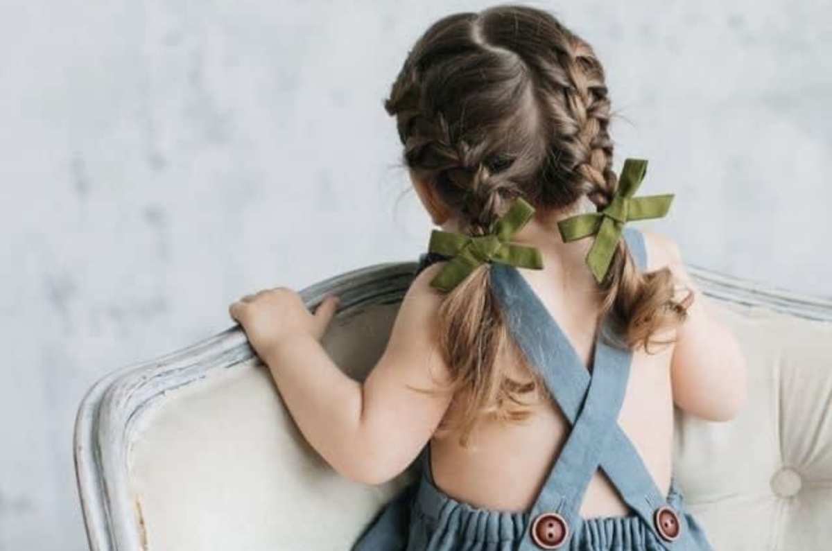 5 peinados para niñas con cabello corto que facilitarán tus mañanas
