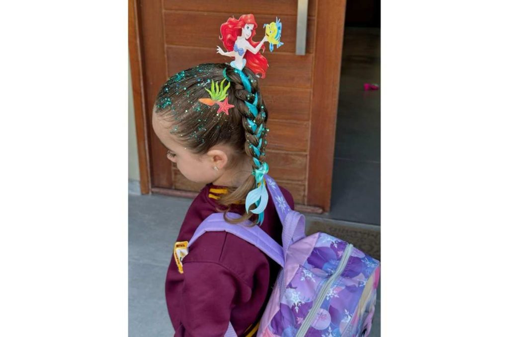 5 peinados locos para niñas con cabello largo, perfectos para días de escuela divertidos 1