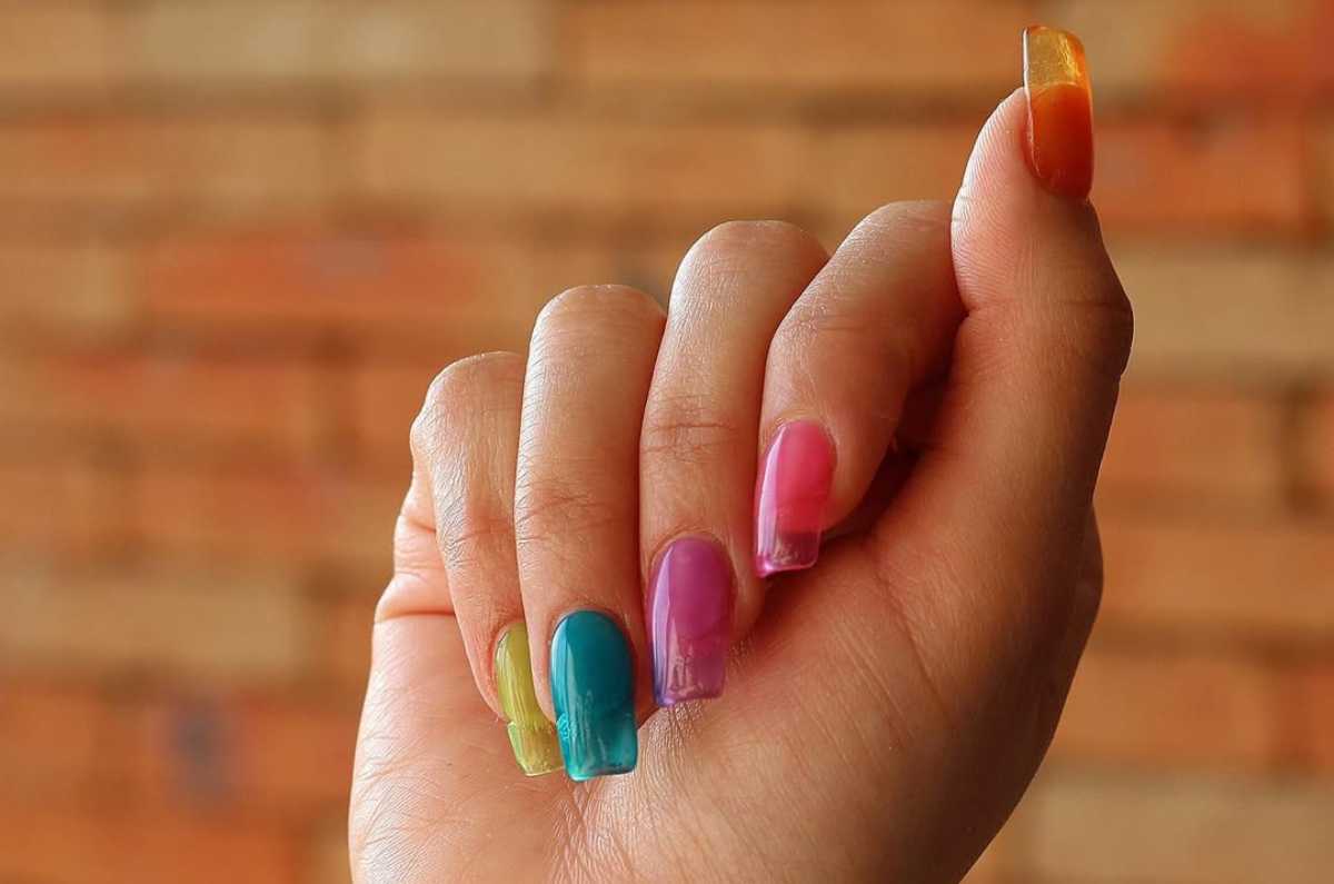 Uñas jalea: el mani que reinará en verano 2025