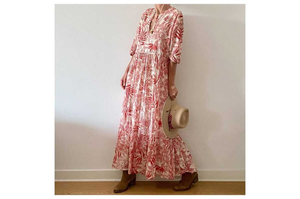 Maxivestido floral con botas