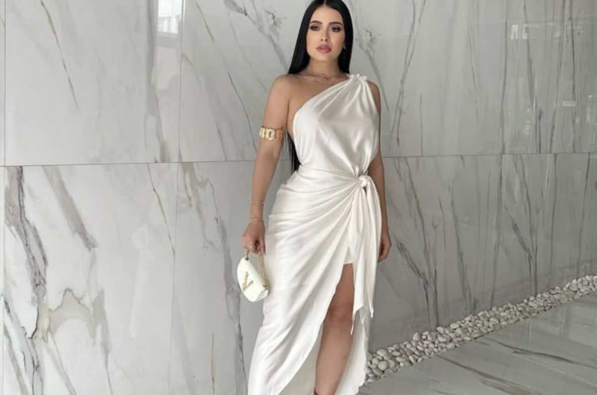 Outfits para madrina de bautizo con pantalones anchos