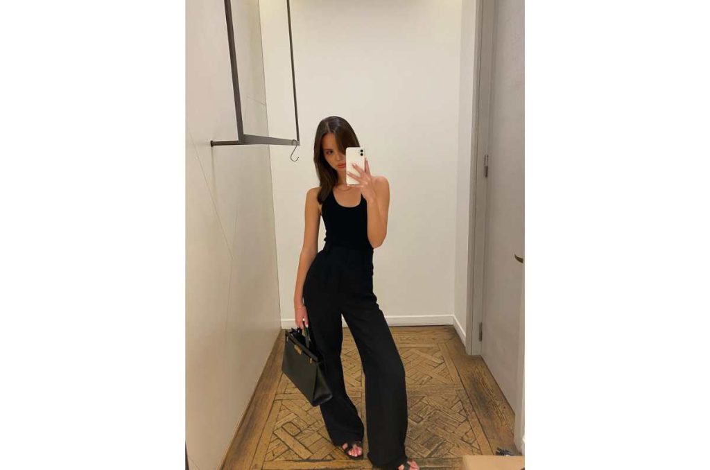 Blusa de tirantes look monocromático