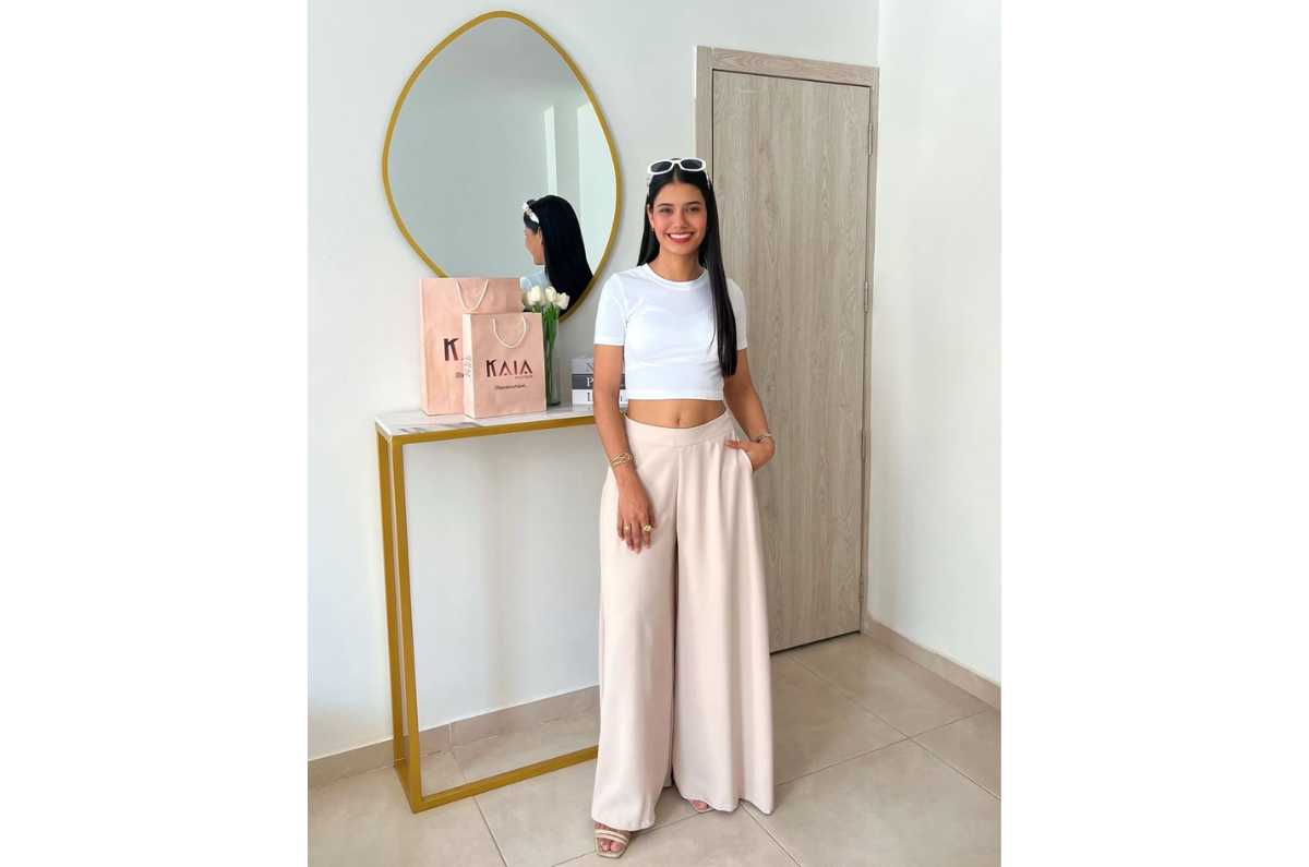 pantalones-anchos-con-sandalias-de-tacon-look-evento-especial