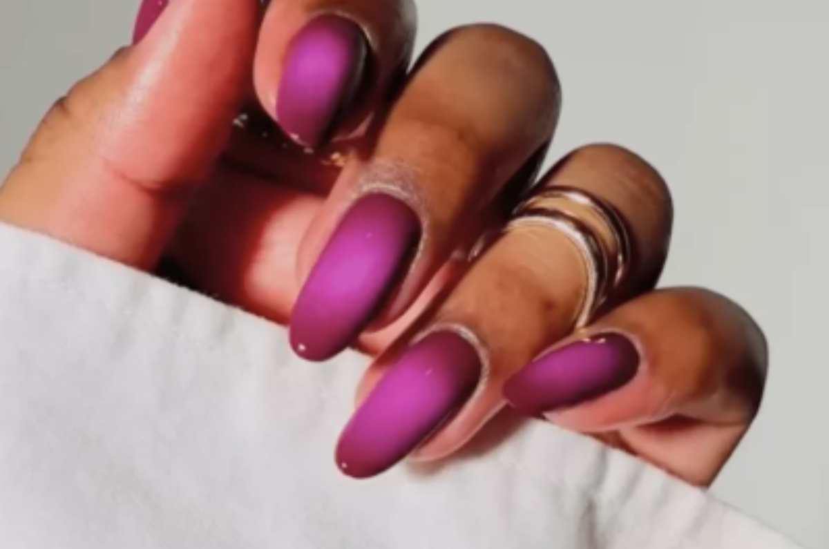 7 diseños de uñas aura ideales para pieles morenas