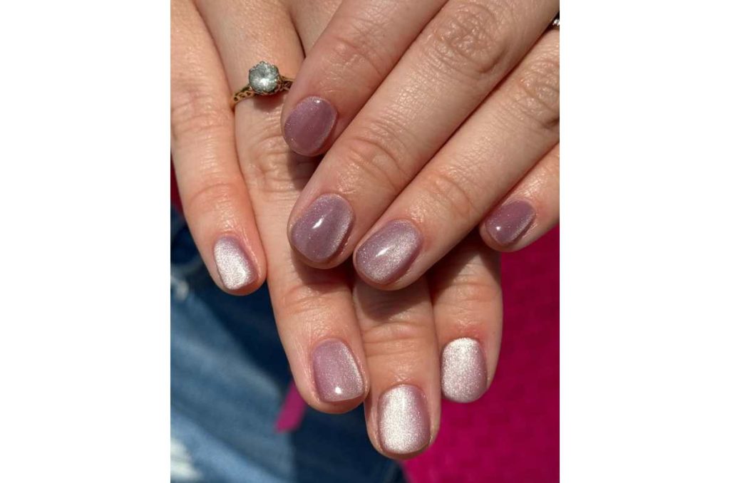Uñas elegantes color malva
