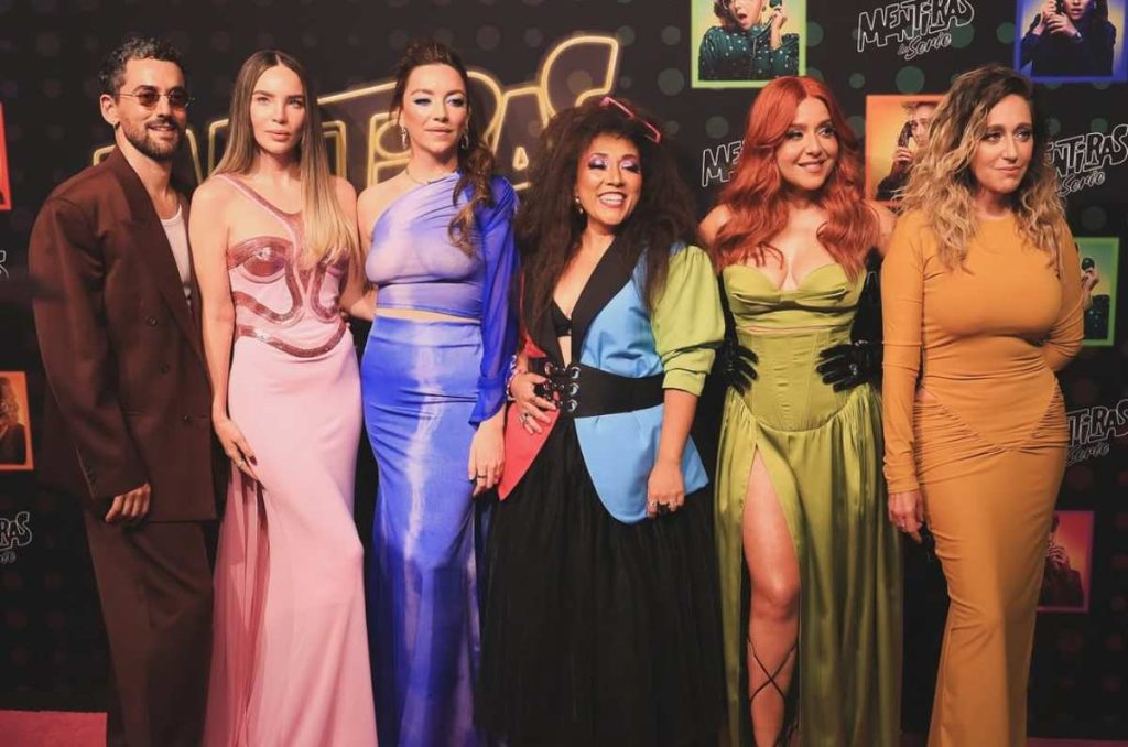 Los looks de Belinda en Mentiras 0